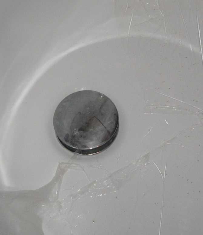 Металлическая пробка для ванной как вытащить
