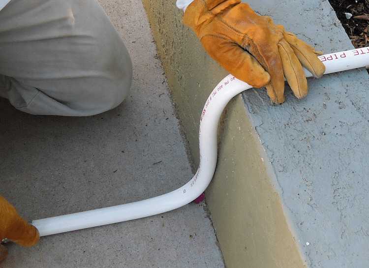 Как согнуть пвх трубу в домашних условиях. как правильно согнуть полипропиленовую трубу в домашних условиях и избежать деформации пластиковый трубопровод: характеристика полимерных материалов