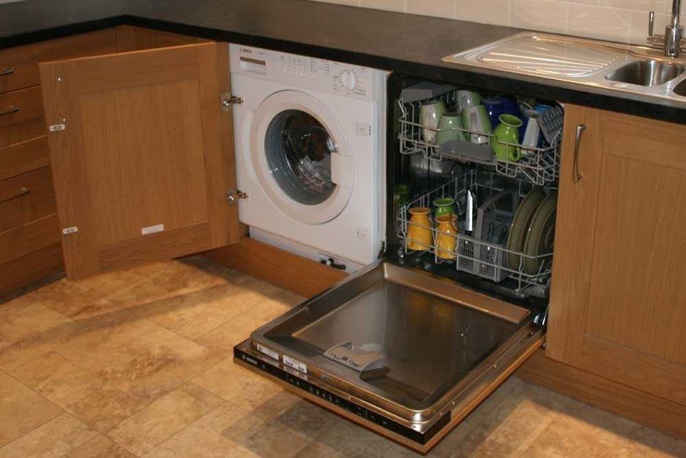 Как демонтировать посудомоечную машину из встроенной кухни?