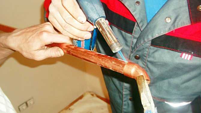 Как согнуть трубу без трубогиба в домашних условиях, загиб медной, тонкой металлической, алюминиевой трубы, круглой и профильной