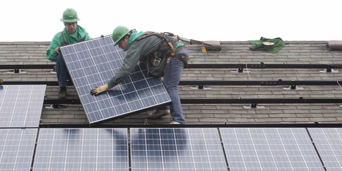 Солнечная батарея на крыше дома - варианты установки и фото