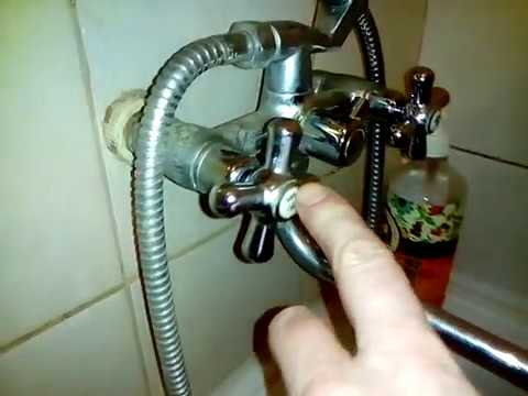 Подводка труб к смесителю в ванной