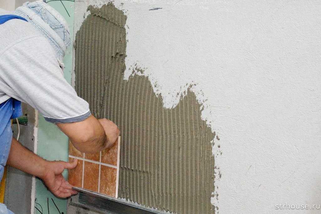 Грамотный ремонт: как отбить старую штукатурку от стен и потолка? советы мастеров