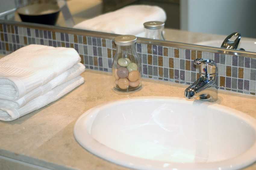 Как чистить раковину в ванной: 10 шагов