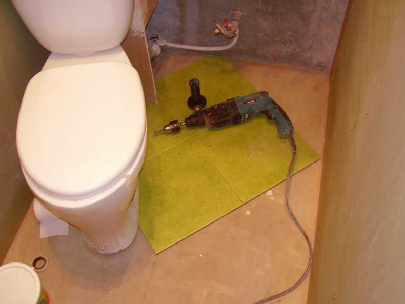 Булькает канализация в частном доме: почему при смывании унитаза булькает в ванной и запах
