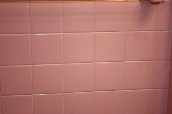 Какую затирку выбрать для плитки в ванной: 4 критерия и куча советов