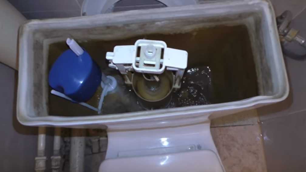 Регулировка воды в бачке унитаза – настройка арматуры унитаза: как правильно отрегулировать водосливное устройство —  mirglobo