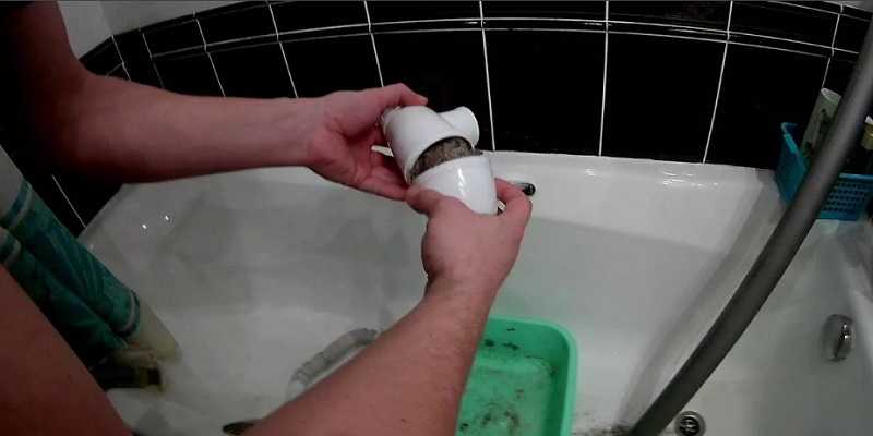 Почему в ванной образуются засоры и как их прочистить. Семь наиболее эффективных способов устранения проблемы с канализацией.