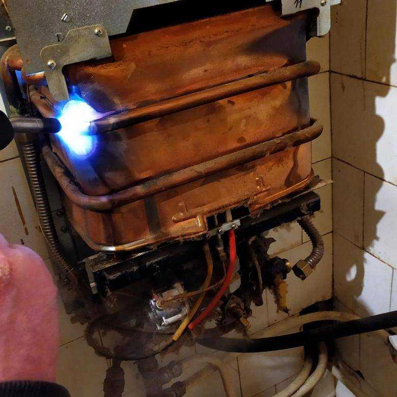 Как запаять теплообменник газовой колонки своими руками при помощи паяльника, изнутри, холодной сваркой, на обрешетке?
