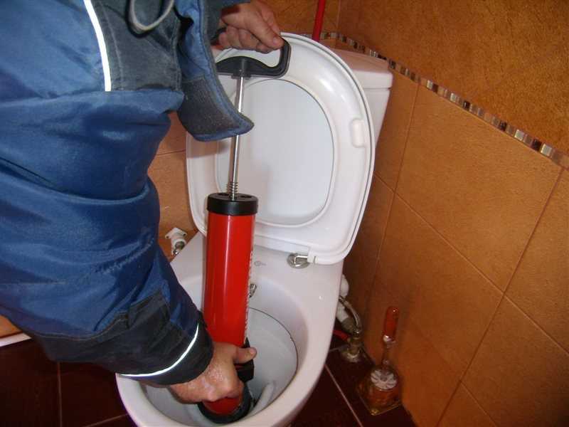 Распространенные способы прочистки засоров в  канализационных труб