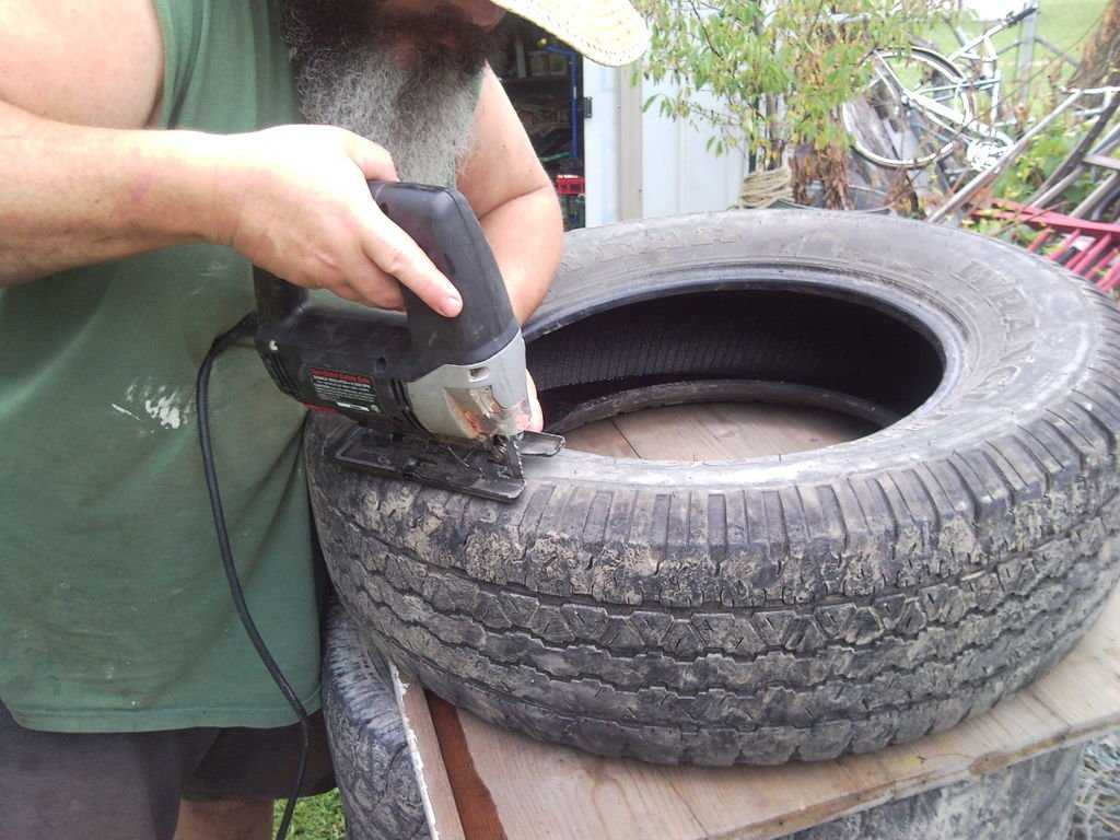 Как самому сделать резиновую крошку из колес? обзор +видео
