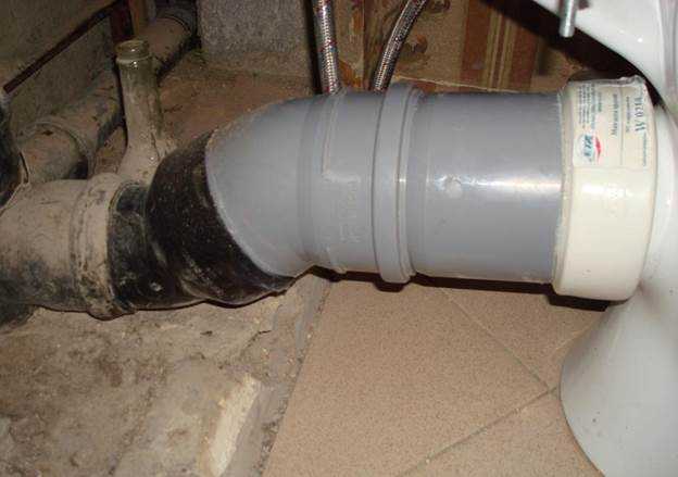 Замена канализационного стояка в квартире - меняем чугун на пластик, демонтаж старого стояка и установка нового