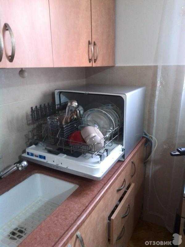 Маленькая и узкая посудомоечная машина под раковину