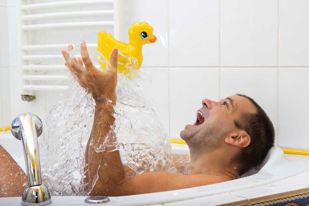 Почему не уходит вода в ванной: что делать, 8 причин и профилактика
