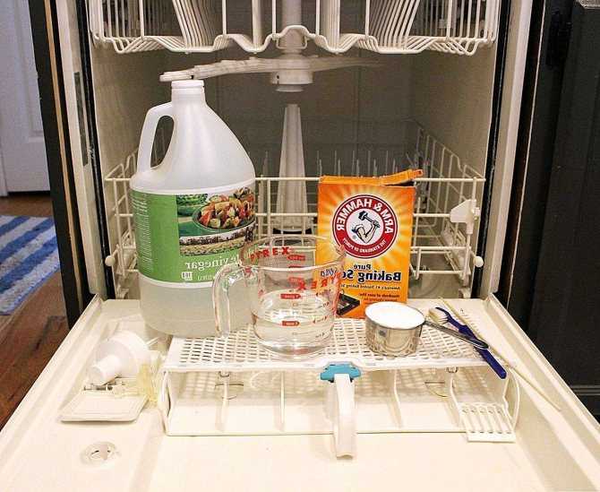Чем и как почистить посудомоечную машину