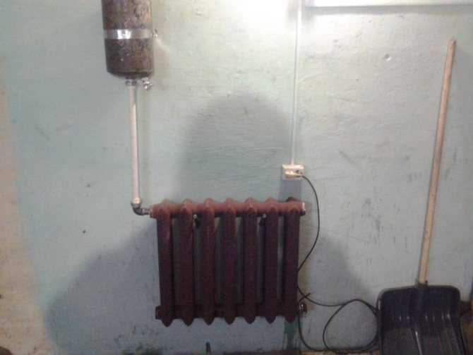 Сегодня все чаще устанавливают ТЭН для радиаторов отопления, который позволяет нагревать помещение и не давать остывать теплоносителю в батареях
