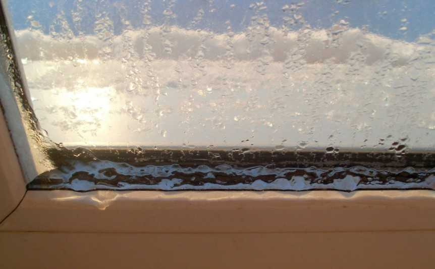 Запотело пластиковое окно между стекол - как исправить, причины конденсата, что делать, если внутри стеклопакета вода, возможные ошибки, последствия влаги