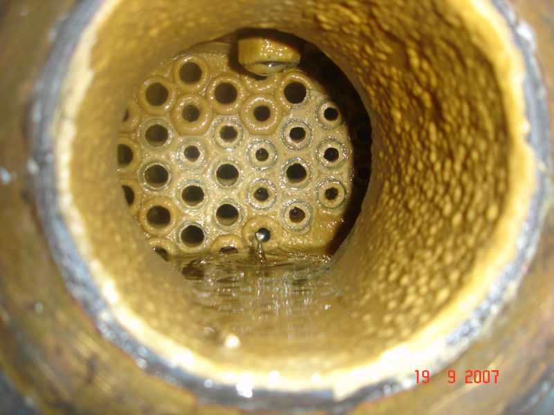 Как прочистить водопроводную трубу в домашних условиях: все способы, чем можно промыть засор из отложений