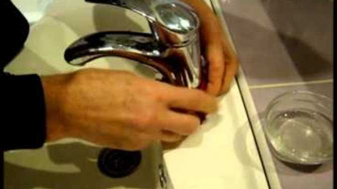 Как открутить эксцентрик смесителя ванны