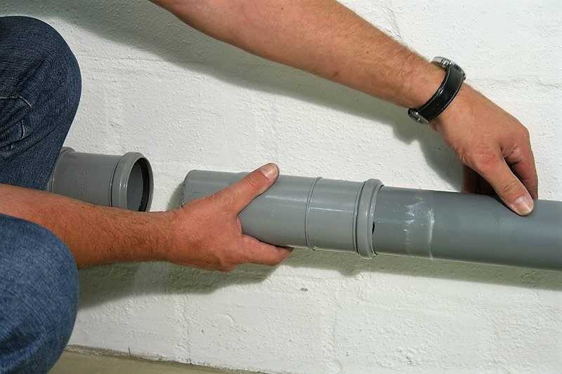 Герметик для труб канализации: разновидности и свойства