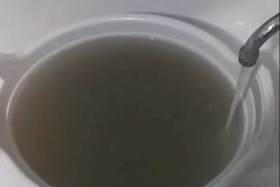 Почему в чайнике вода мутная после чистки лимонной кислотой? кипяченая вода в чайнике... - еда и кулинария - вопросы и ответы