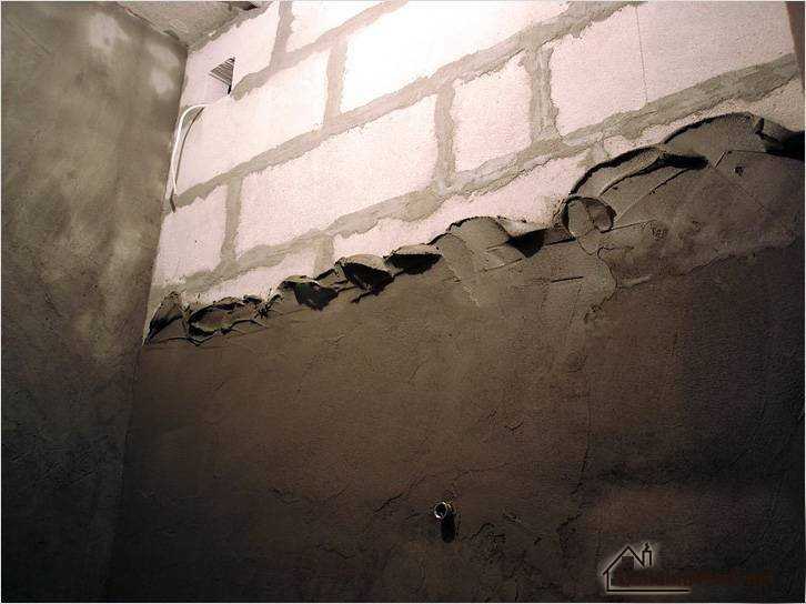 Выравнивение стен перед укладкой плитки: штукатурка, гкл, плиточный клей